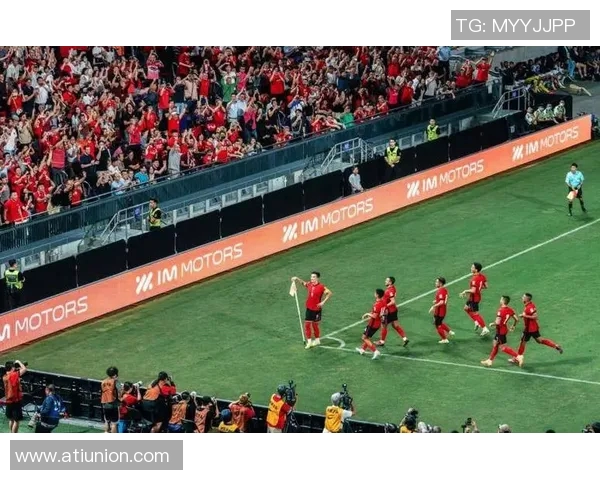 印度尼西亚与香港足球对决精彩纷呈期待激烈碰撞与精彩进球 印度尼西亚与香港足球对决精彩纷呈期待激烈碰撞与精彩进球